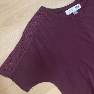 old navy | maroon maternity tee